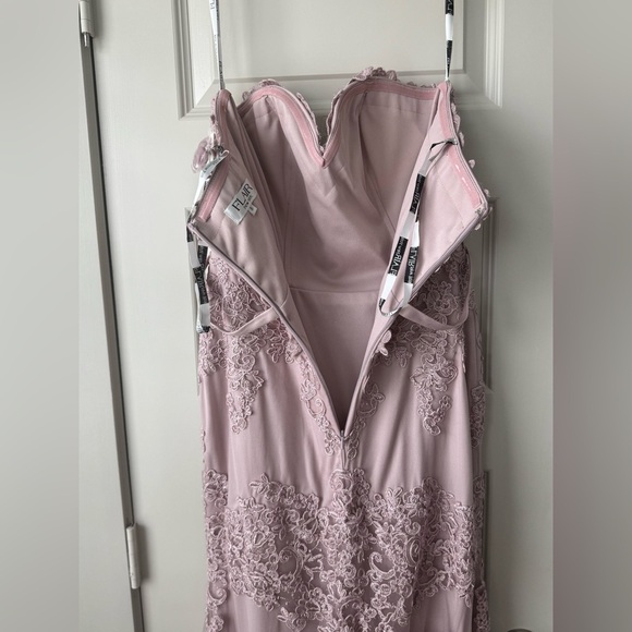Flair New York Dusty Pink Embroidered Lace Prom Gown With Straps Size 8 NEW - Picture 11 of 15